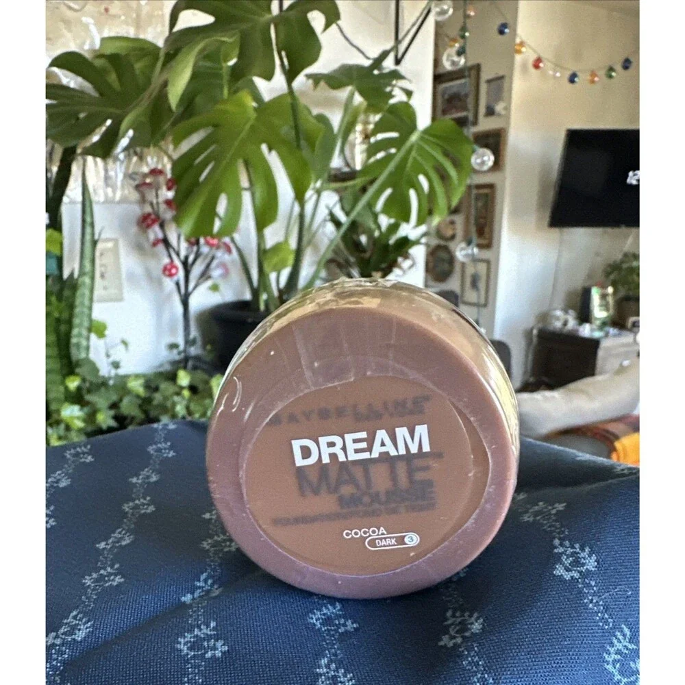 Maybelline Dream Matte Mousse COCOA DARK 3 Foundation, factory sealed
